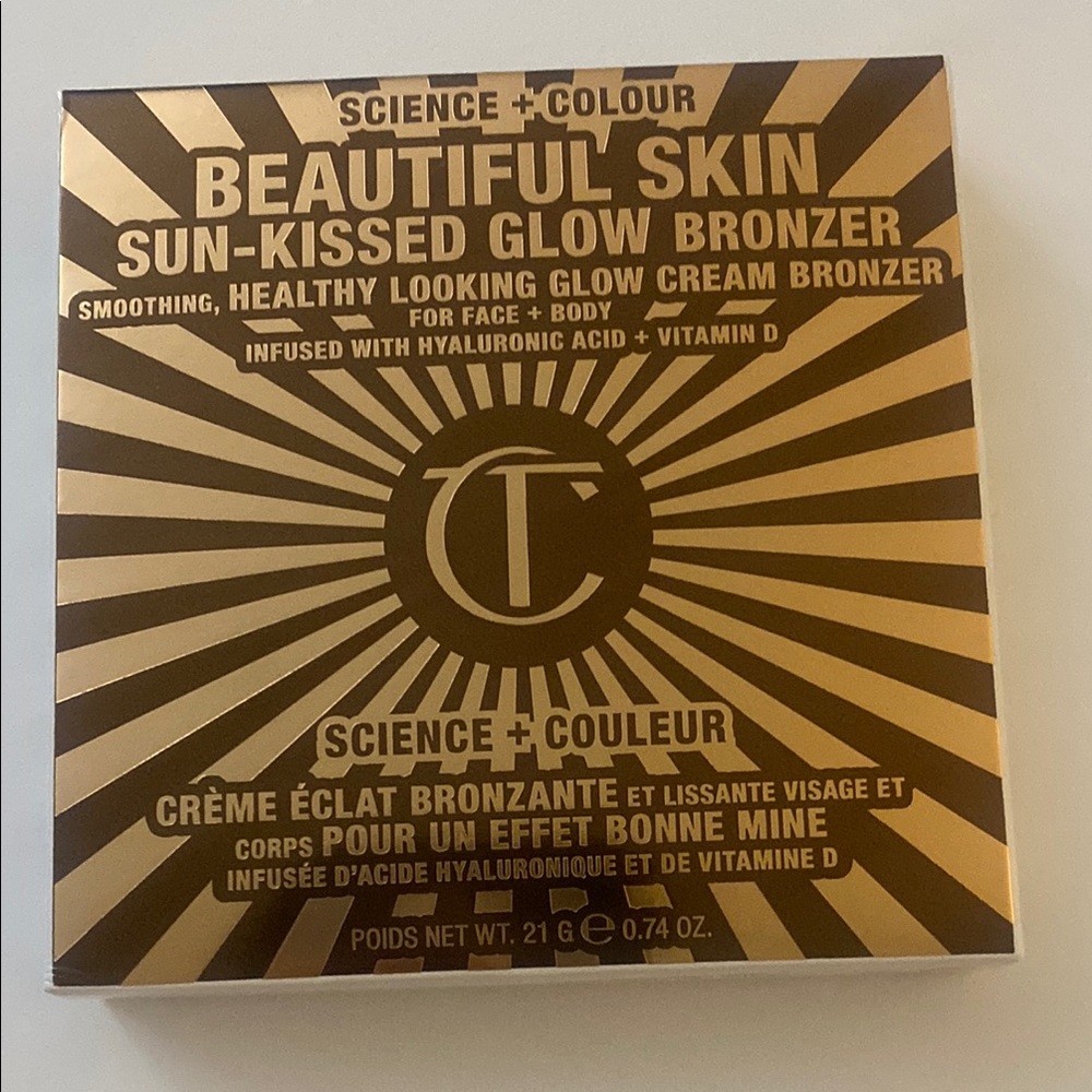 Charlotte Tilbury 
Beautiful Skin Sun-Kissed Glow Cream Bronzer